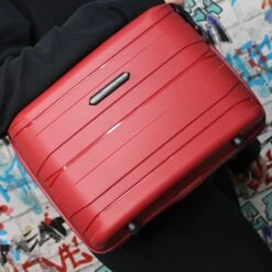 IT Luggage Momentous - Vanity Case (German Red) -IT Luggage Sales 1 8b7e06d1 b51b 4360 8a2e 4385948a372f