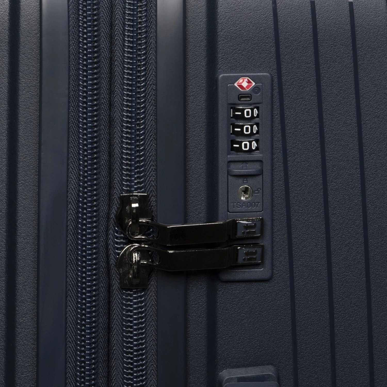 IT Luggage Spontaneous - Medium Plus (Blueberry) 9 IT Luggage Spontaneous - Medium Plus (Blueberry) - Image 7