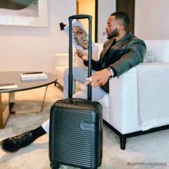 IT Luggage Valiant - 4pc Set (Black) -IT Luggage Sales sammyvagabond bd35a928 af11 4643 bff6 abd96f152964